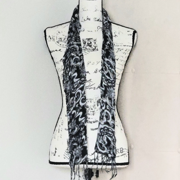 Miley Cyrus/Max Azria Purple & Black Knit Scarf - Plus 4 Lightweight Scarves Lot - Picture 8 of 8